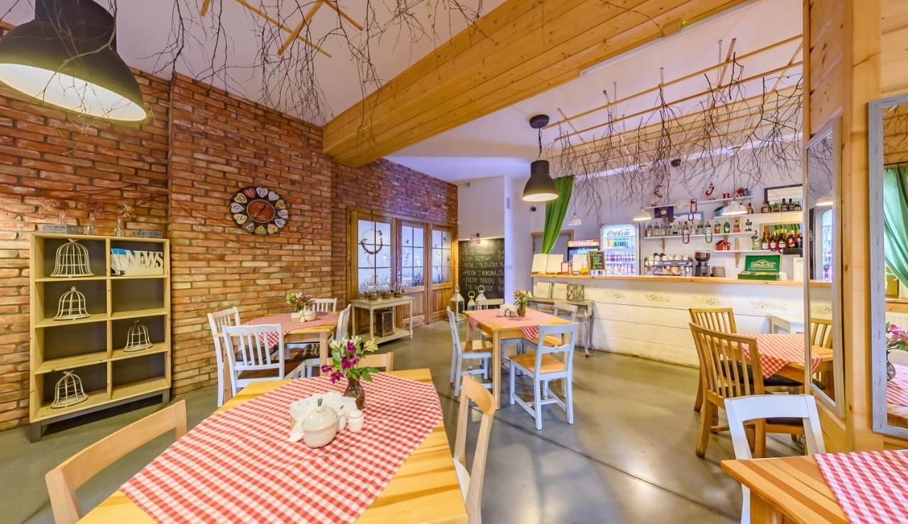 Отели типа «постель и завтрак» Hotel Czerwone Korale Cielimowo-15
